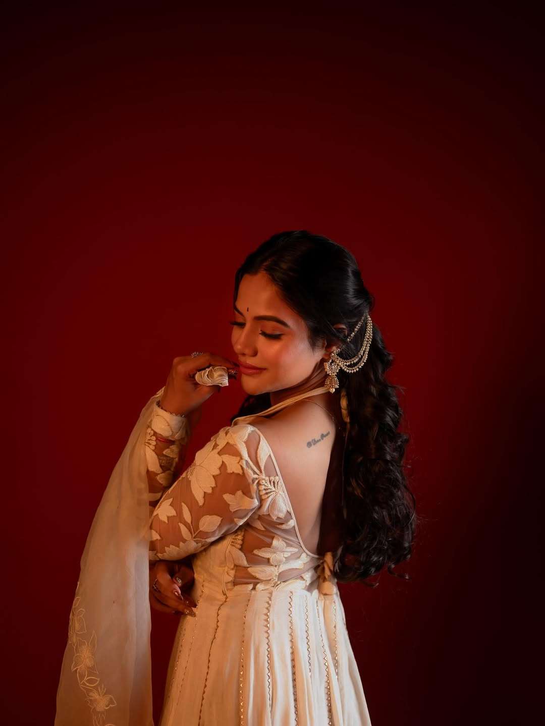 Aishwarya Dutta Stuns with Her Latest Photos