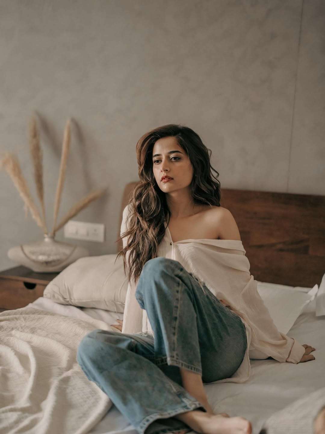 Ashika Ranganath Latest Glamour Elegant Photos Go Viral on Social Media