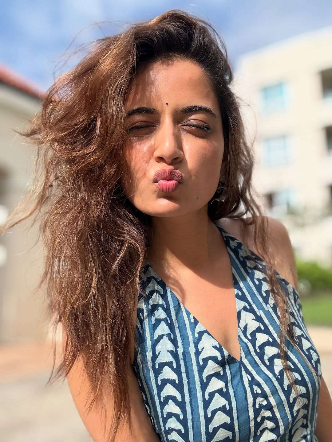 Ashika Ranganath Latest Glamour Elegant Photos Go Viral on Social Media