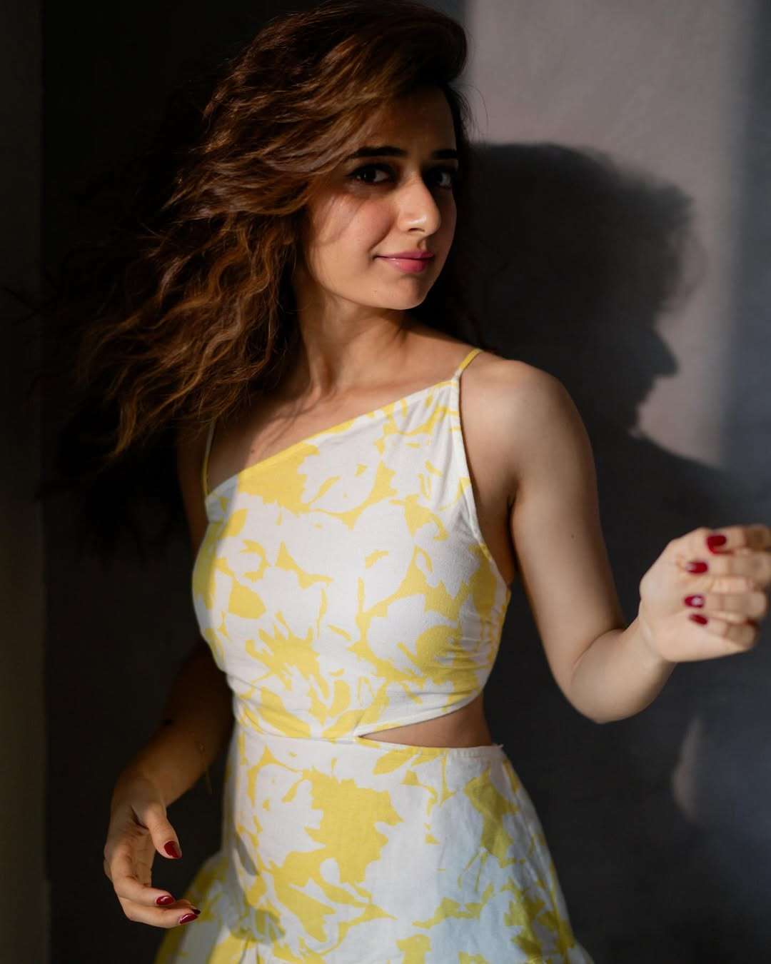 Ashika Ranganath Latest Glamour Elegant Photos Go Viral on Social Media