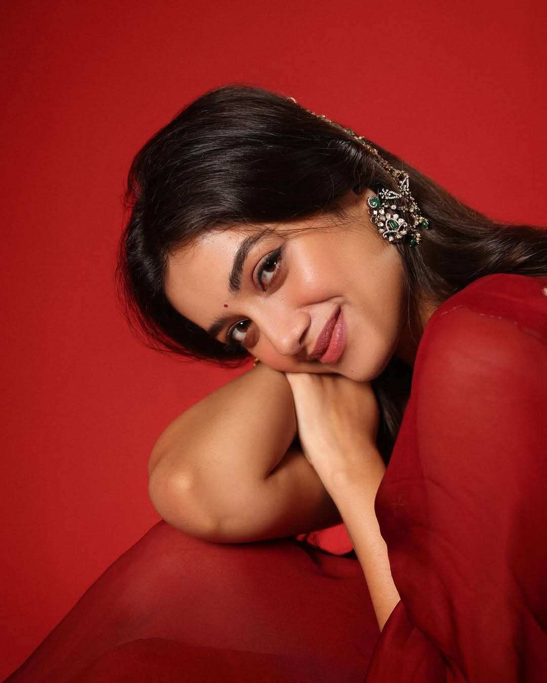 Kingdom Actress Bhagyashri Borse Turns Heads with Stunning Photos