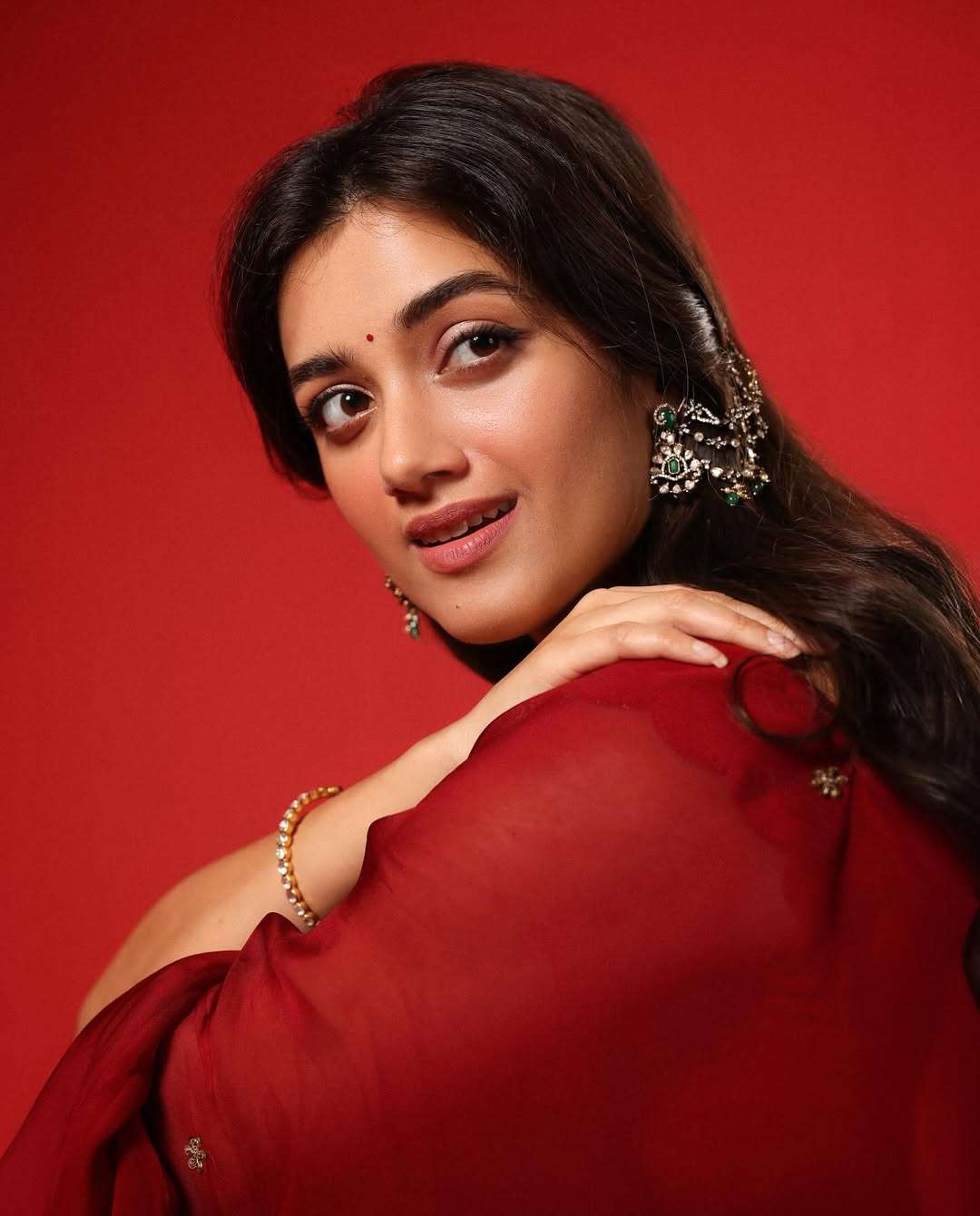 Kingdom Actress Bhagyashri Borse Turns Heads with Stunning Photos