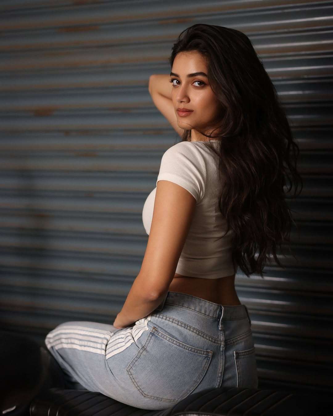 Kingdom Actress Bhagyashri Borse Turns Heads with Stunning Photos