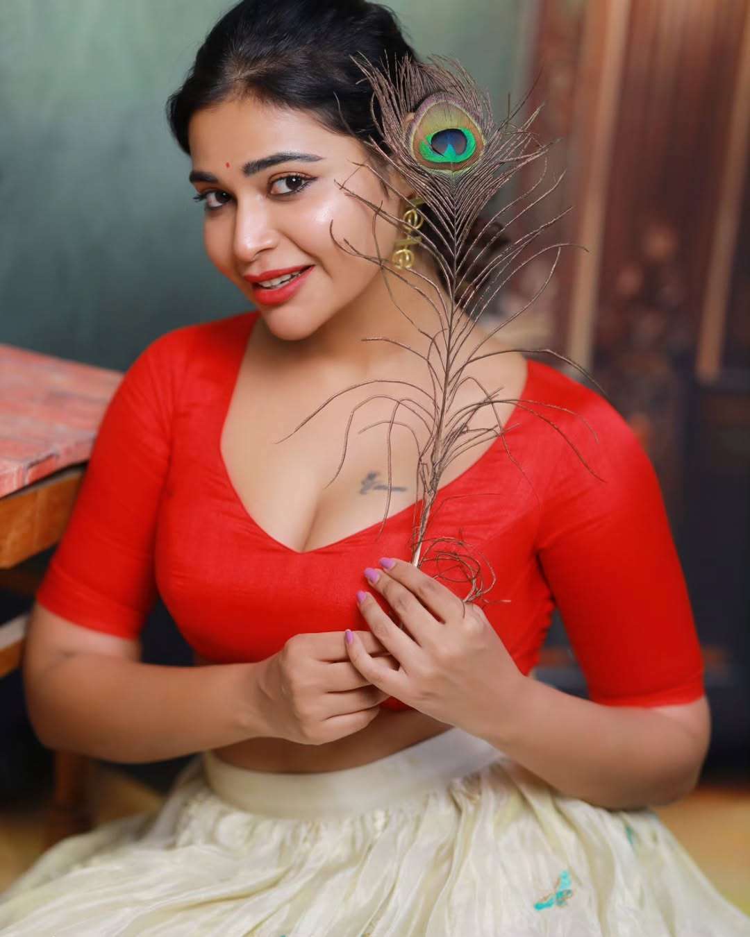 Dharsha Gupta Shines in Stunning New Photoshoot