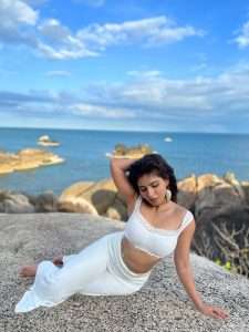 Iswarya Menon Stunning New Photos Makes Netizen vibes on Internet