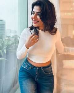Iswarya Menon Stunning New Photos Makes Netizen vibes on Internet