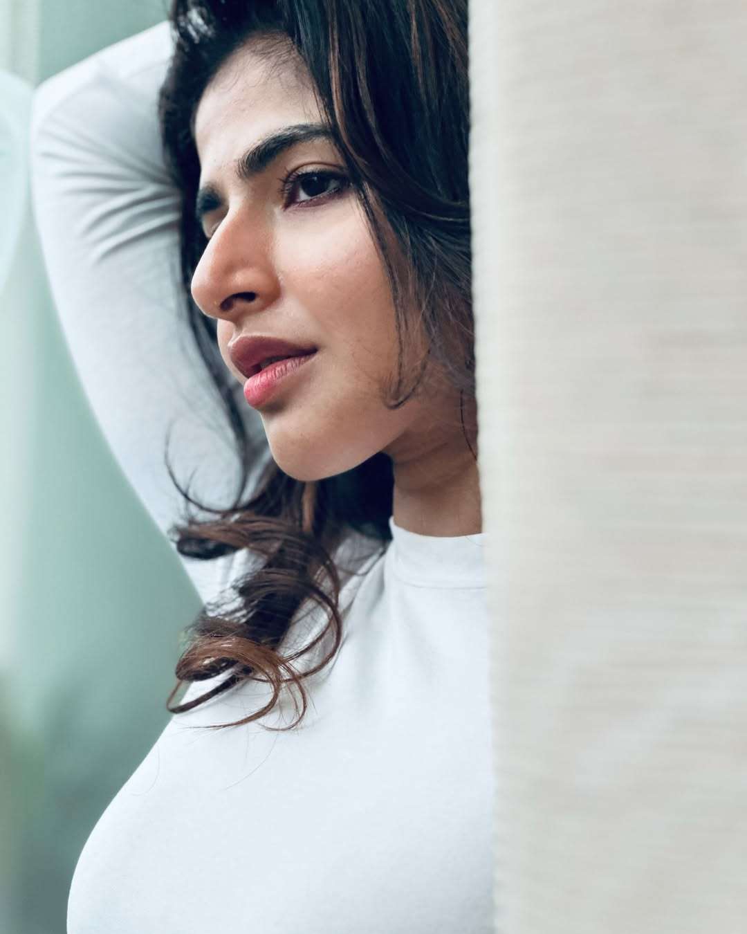 Iswarya Menon Stunning New Photos Makes Netizen vibes on Internet