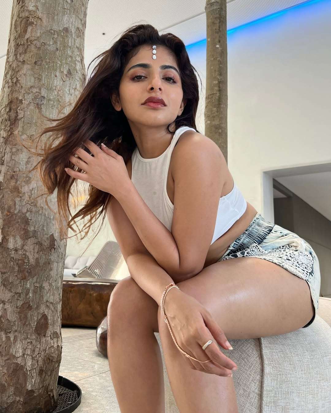 Iswarya Menon Stunning New Photos Makes Netizen vibes on Internet