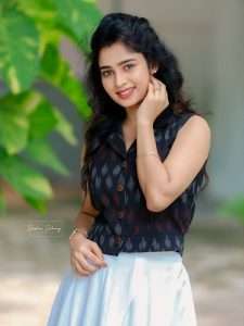 Janany Kunaseelan Stuns in Latest Photoshoot | Leo Actress Glows