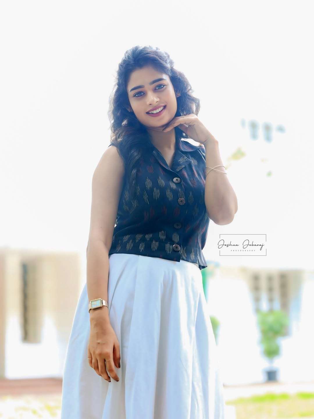 Janany Kunaseelan Stuns in Latest Photoshoot | Leo Actress Glows