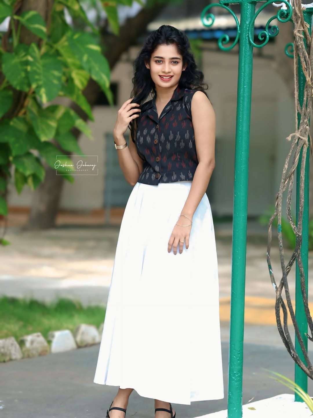 Janany Kunaseelan Stuns in Latest Photoshoot | Leo Actress Glows