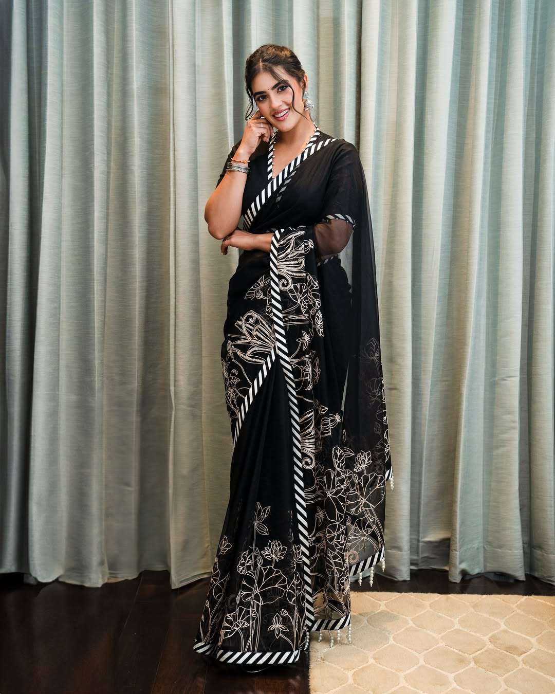 Kavya Thapar Stuns Fans with Her Glamorous New Look