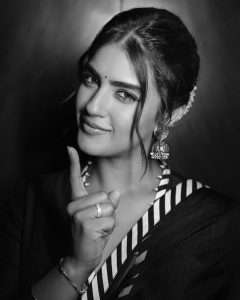 Kavya Thapar Stuns Fans with Her Glamorous New Look