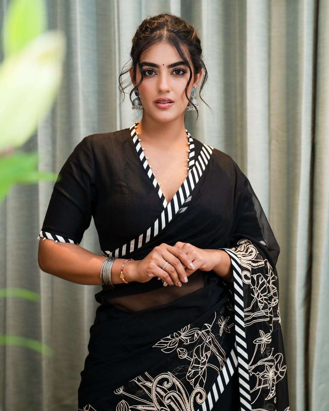 Kavya Thapar Stuns Fans with Her Glamorous New Look