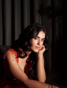 Kavya Thapar Stuns Fans with Her Glamorous New Look