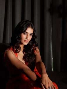 Kavya Thapar Stuns Fans with Her Glamorous New Look