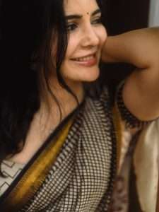 Madhuri Jain Mind Blowing Photos Go Viral on all social media platform