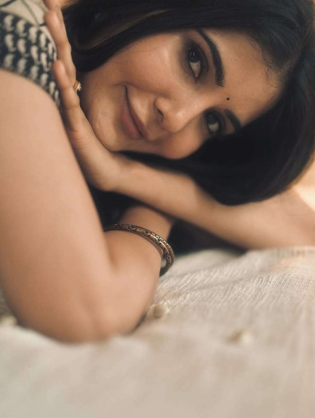 Madhuri Jain Mind Blowing Photos Go Viral on all social media platform