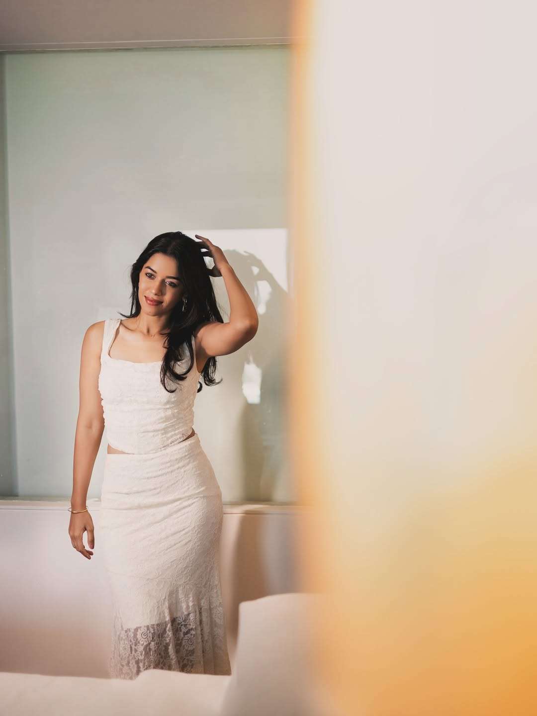 Mirnalini Ravi Shines in Her Elegant New Look – Stylish Photos Go Viral Online