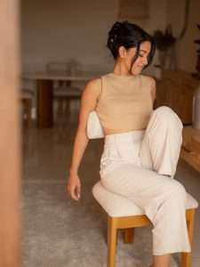 Mirnalini Ravi Shines in Her Elegant New Look – Stylish Photos Go Viral Online