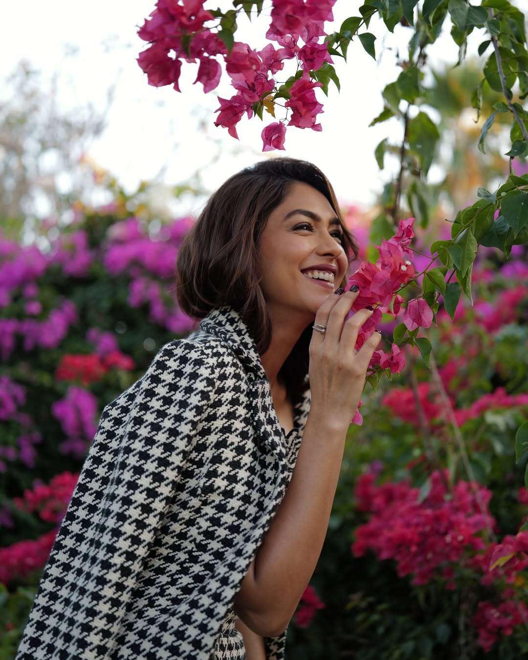 Mrunal Thakur Magical Photos Set Trends on Internet