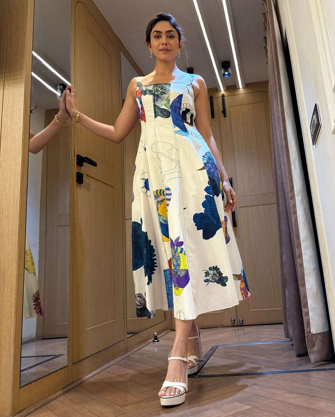 Mrunal Thakur Magical Photos Set Trends on Internet