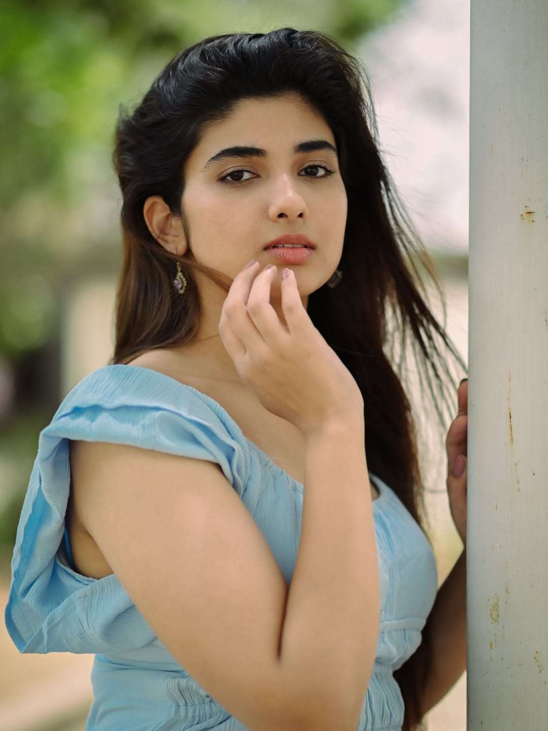 Pragya Nagra Impresses Fans with Her Ravishing New Look