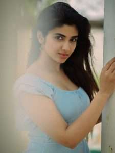 Pragya Nagra Impresses Fans with Her Ravishing New Look