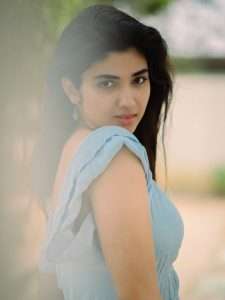 Pragya Nagra Impresses Fans with Her Ravishing New Look