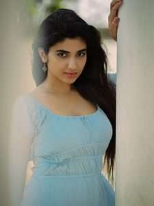 Pragya Nagra Impresses Fans with Her Ravishing New Look