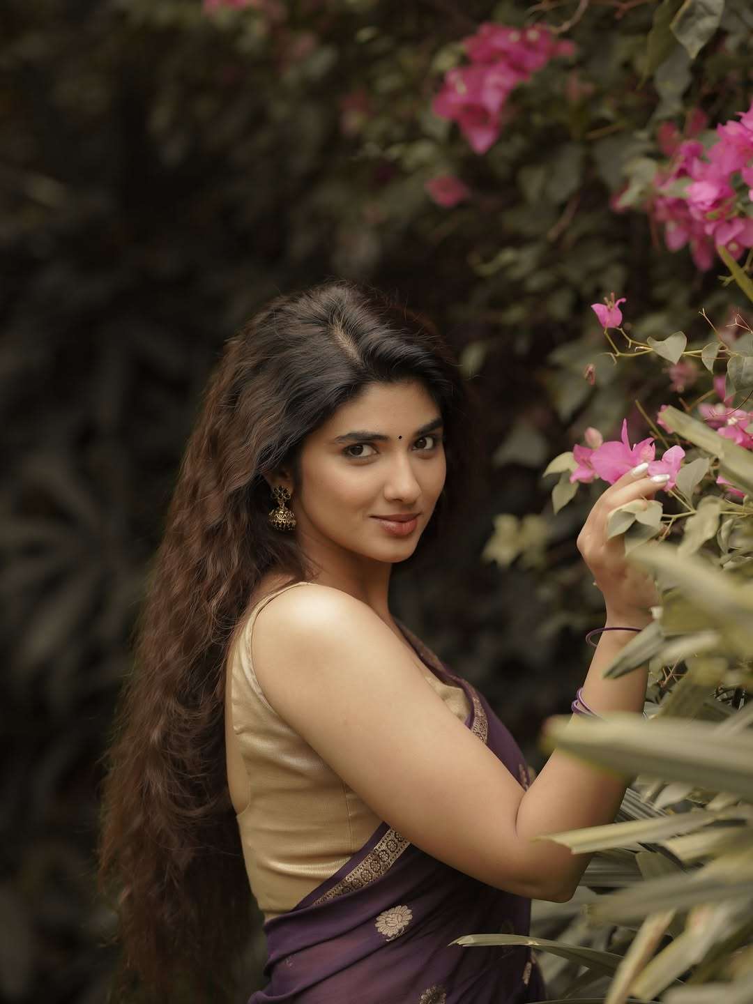 Pragya Nagra: The Stunning Malayalam Actress Going Viral with Her Latest Photos