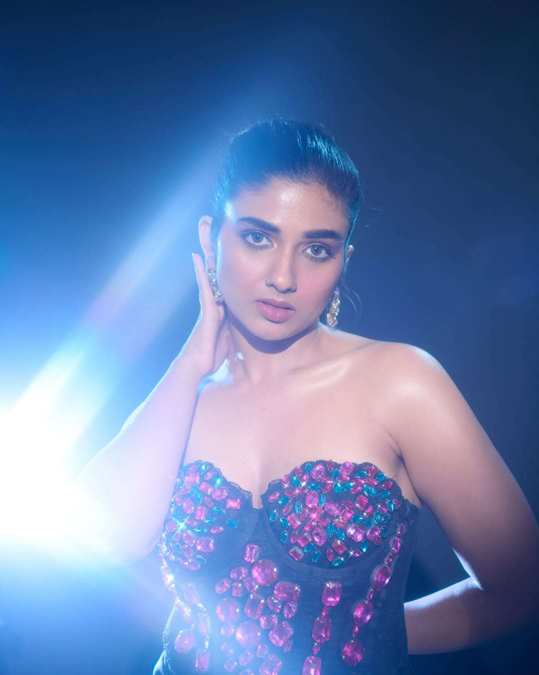 Pragya Nagra Impresses Fans with Her Ravishing New Look