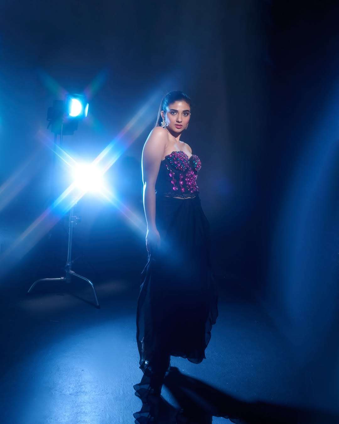 Pragya Nagra Impresses Fans with Her Ravishing New Look
