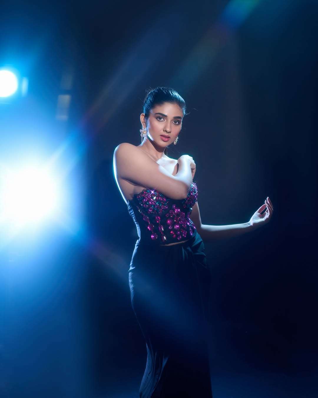 Pragya Nagra Impresses Fans with Her Ravishing New Look