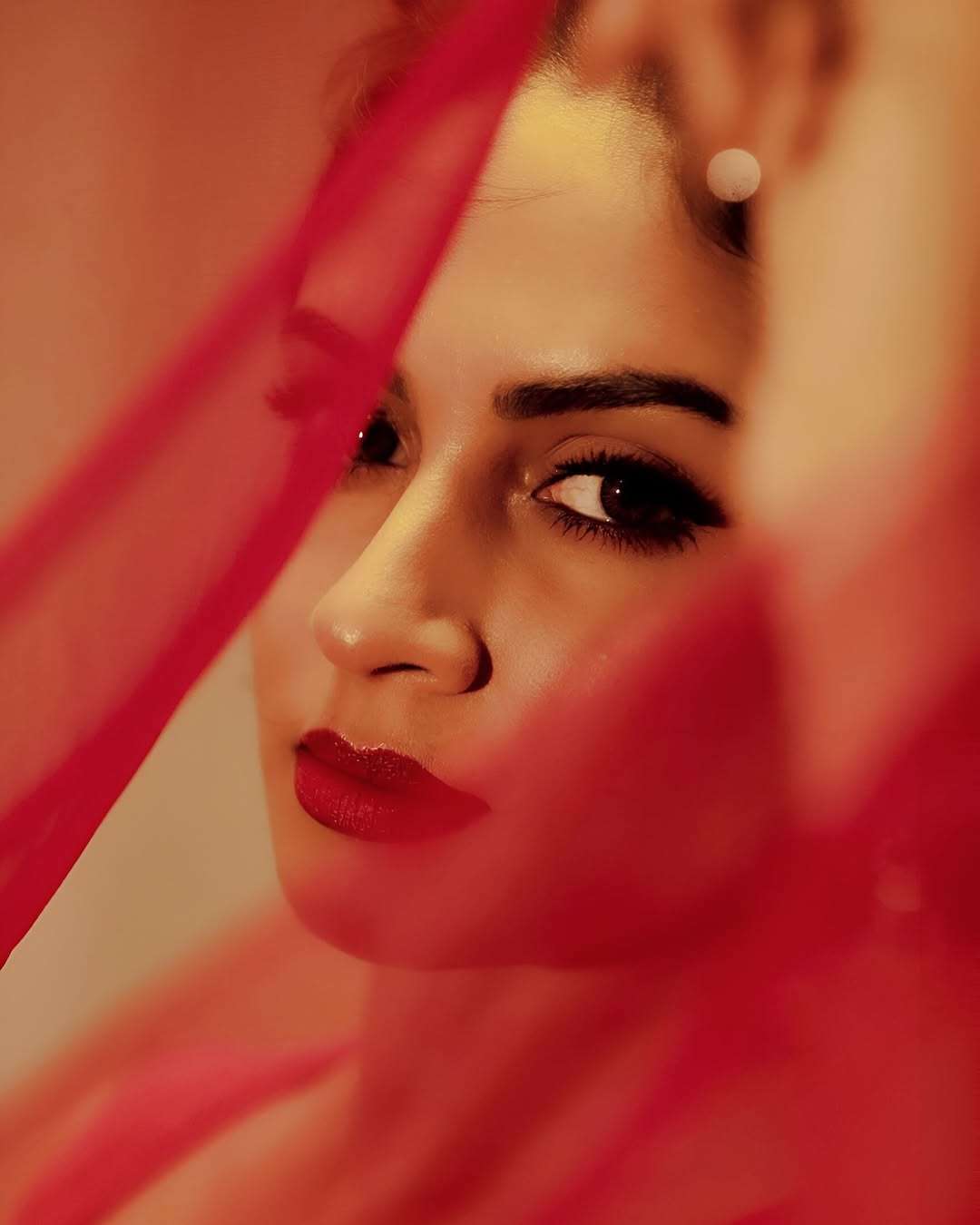 Trending Movie Actress Priyalaya grabs Kollywood fans Attention on Internet