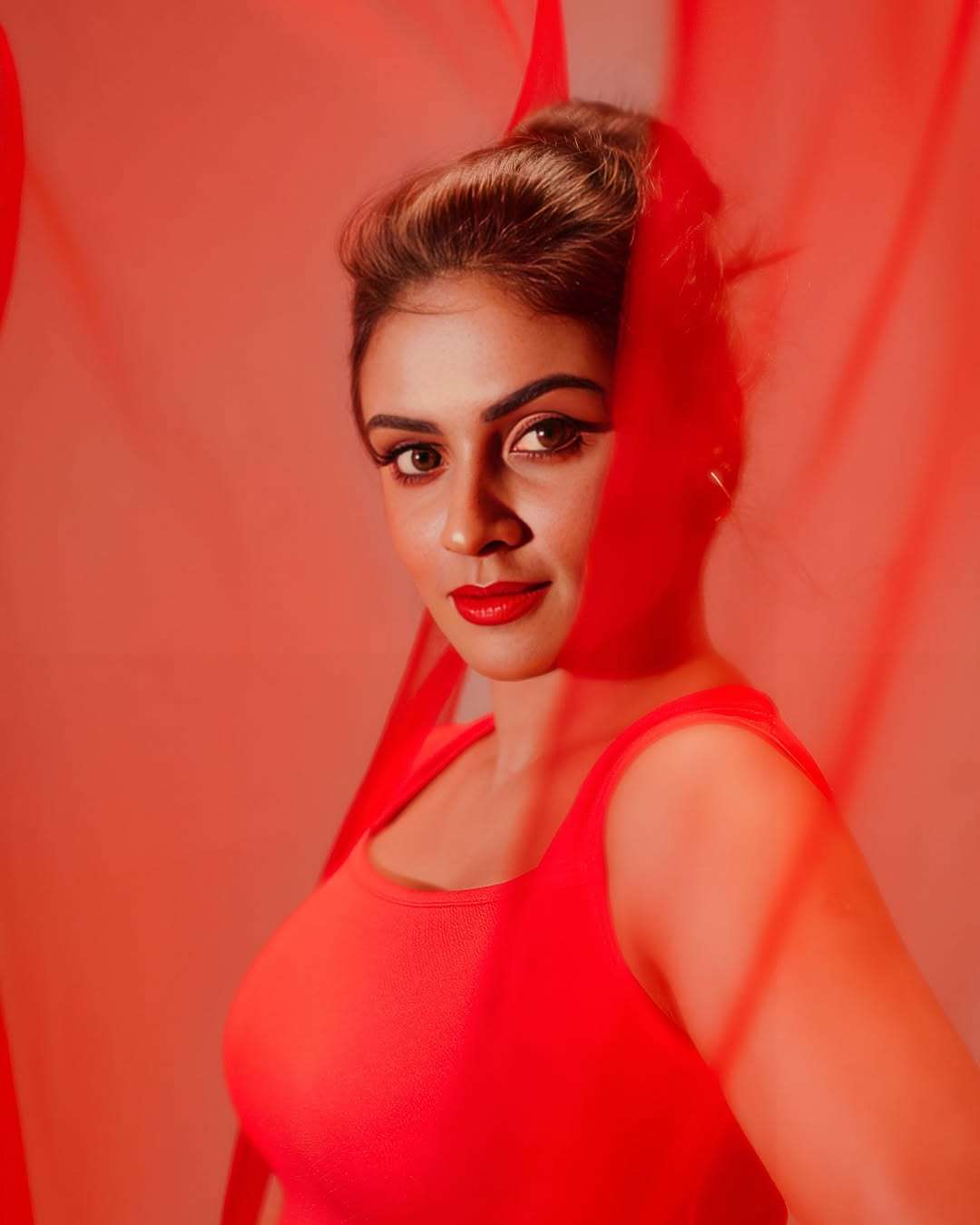 Trending Movie Actress Priyalaya grabs Kollywood fans Attention on Internet