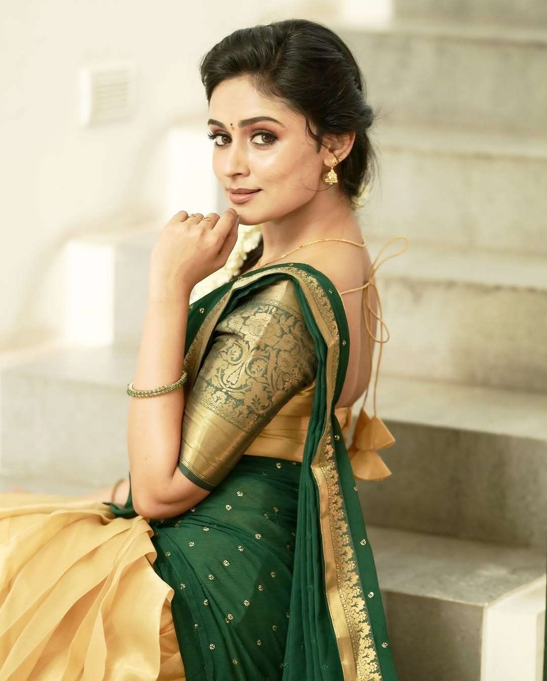 Trending Movie Actress Priyalaya grabs Kollywood fans Attention on Internet
