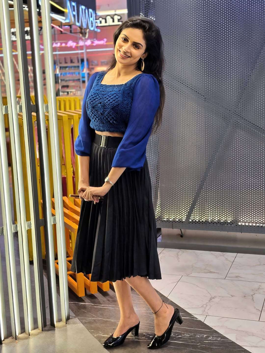 Trending Movie Actress Priyalaya grabs Kollywood fans Attention on Internet