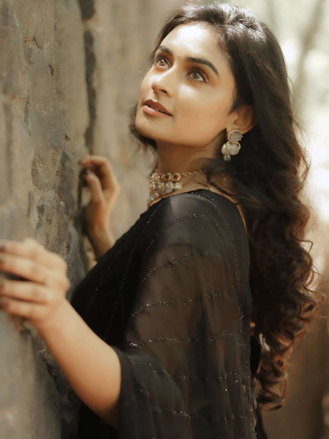 Trending Movie Actress Priyalaya grabs Kollywood fans Attention on Internet