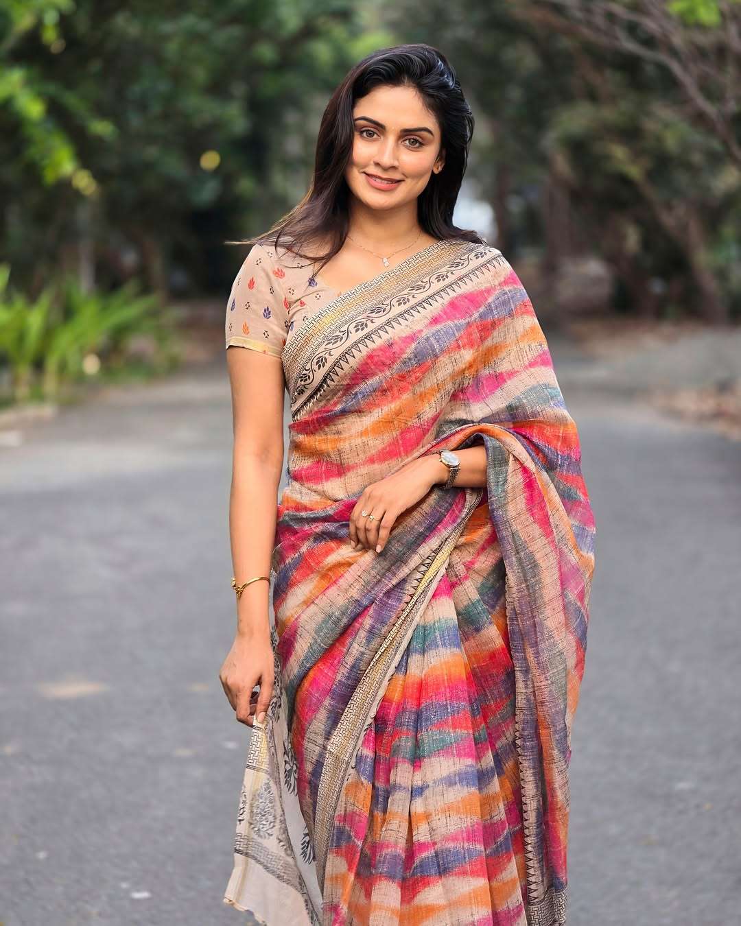 Trending Movie Actress Priyalaya grabs Kollywood fans Attention on Internet