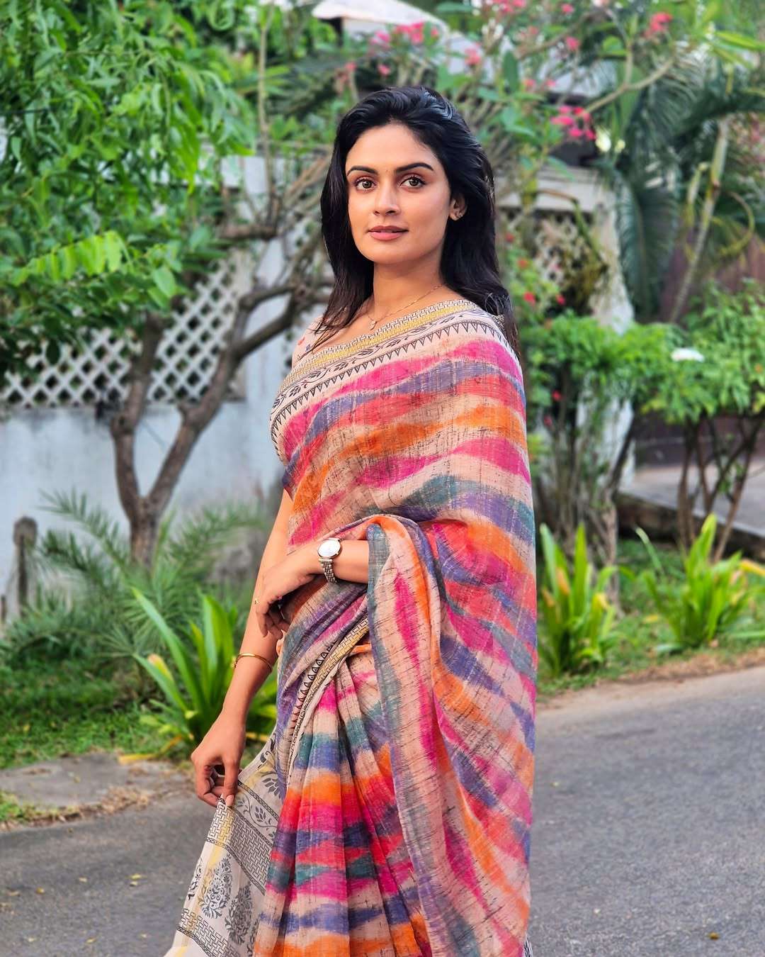 Trending Movie Actress Priyalaya grabs Kollywood fans Attention on Internet