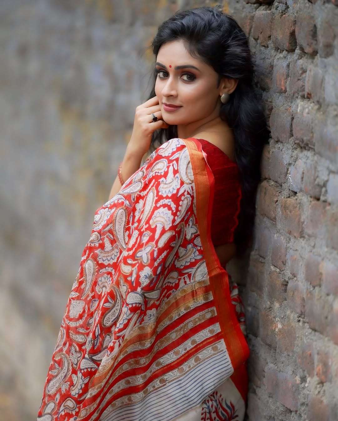 Trending Movie Actress Priyalaya grabs Kollywood fans Attention on Internet