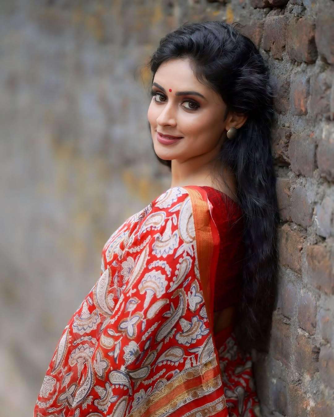 Trending Movie Actress Priyalaya grabs Kollywood fans Attention on Internet