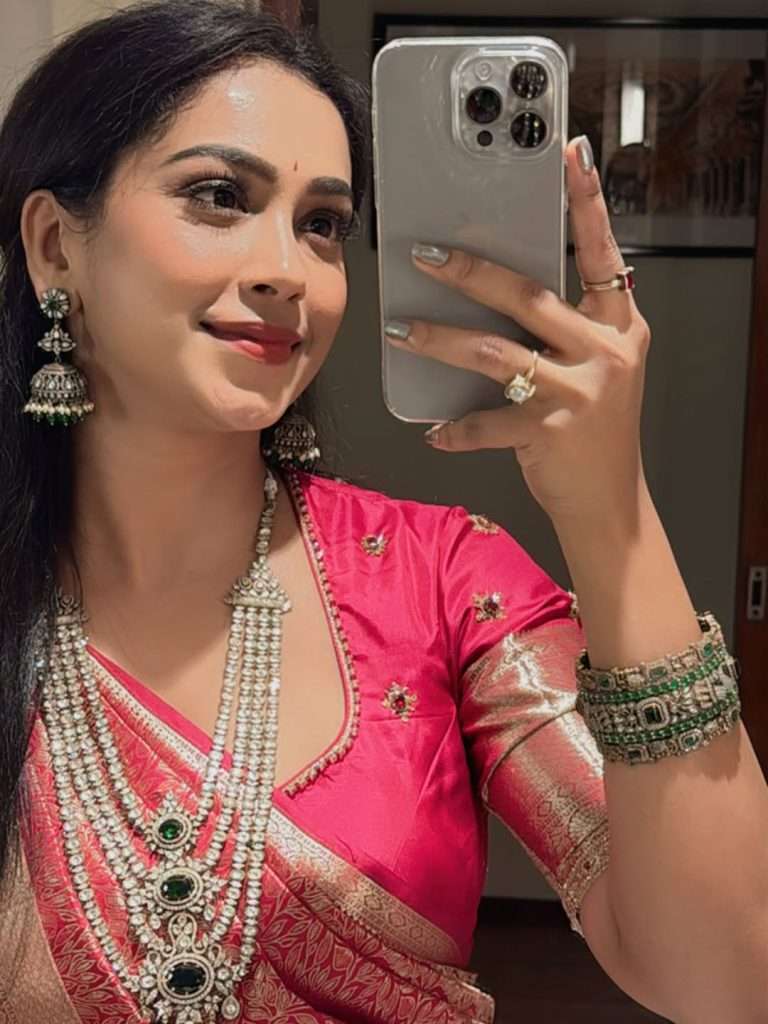 Swathi Konde shines in Her Latest Traditional Photoshoot