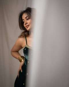 Teju Ashwini Debuts as Lead Heroine in G.V. Prakash’s Blackmail