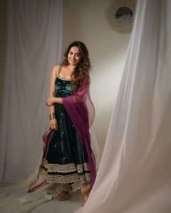 Teju Ashwini Debuts as Lead Heroine in G.V. Prakash’s Blackmail