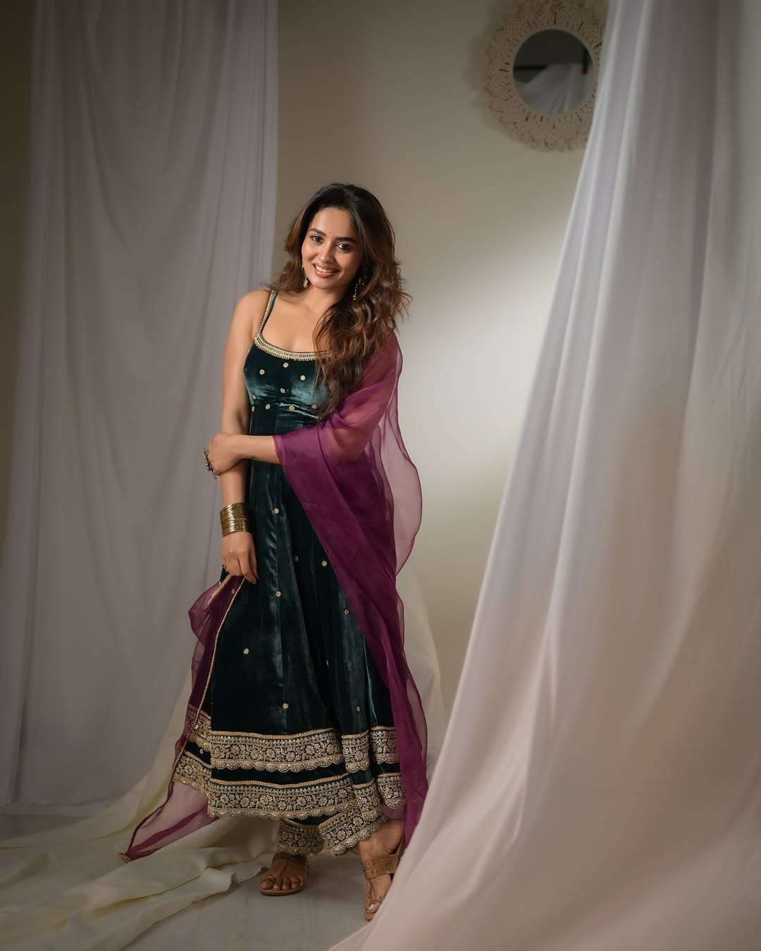 Teju Ashwini Debuts as Lead Heroine in G.V. Prakash’s Blackmail