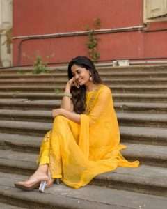 Teju Ashwini Debuts as Lead Heroine in G.V. Prakash’s Blackmail