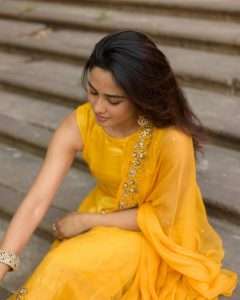 Teju Ashwini Debuts as Lead Heroine in G.V. Prakash’s Blackmail