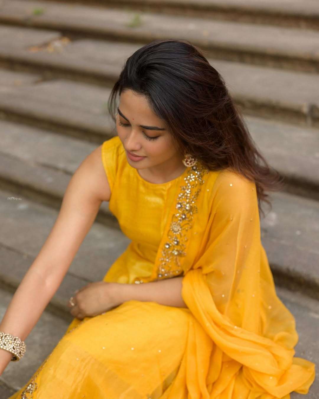 Teju Ashwini Debuts as Lead Heroine in G.V. Prakash’s Blackmail